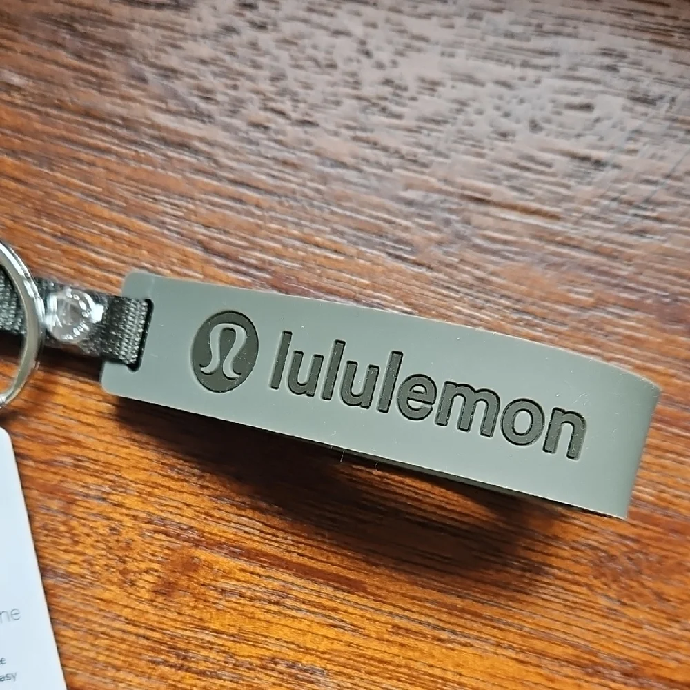 LULULEMON SILICONE KEYCHAIN - Picture 3 of 15